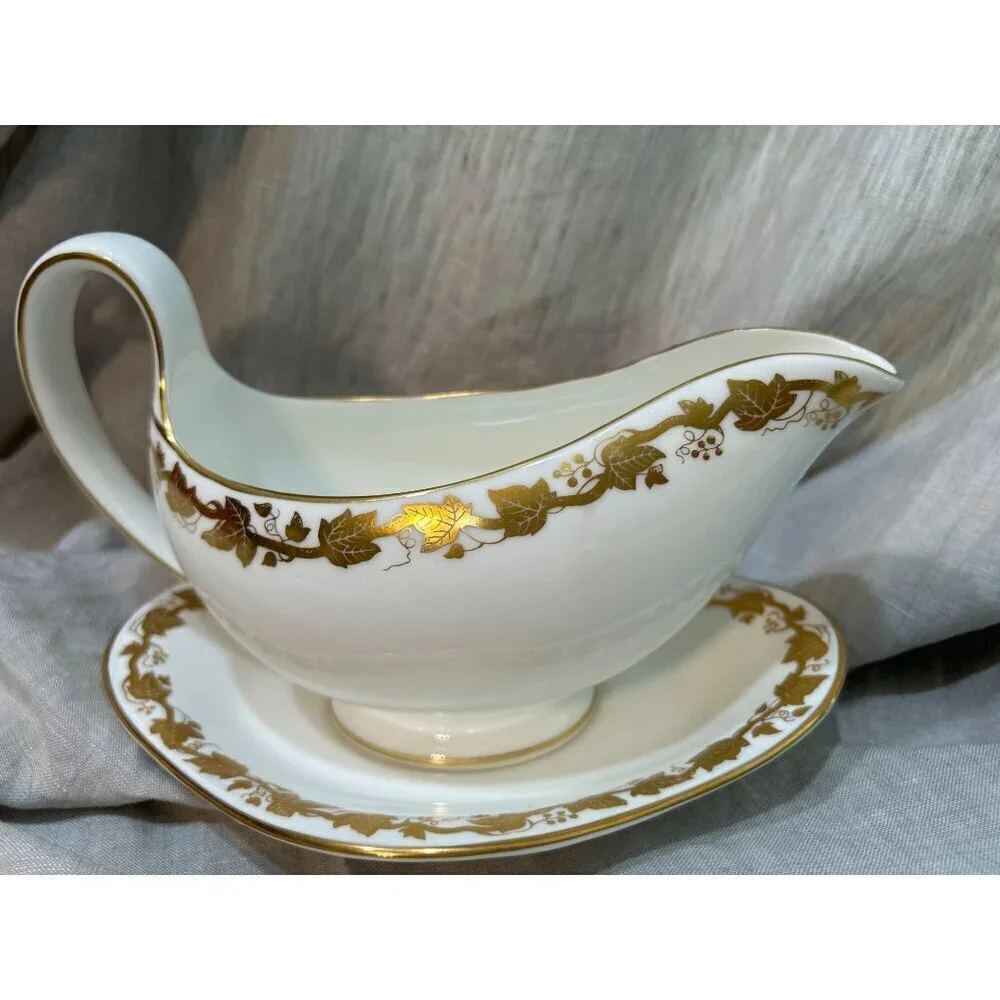 Wedgwood Whitehall Gravy Boat with Attached Underplate